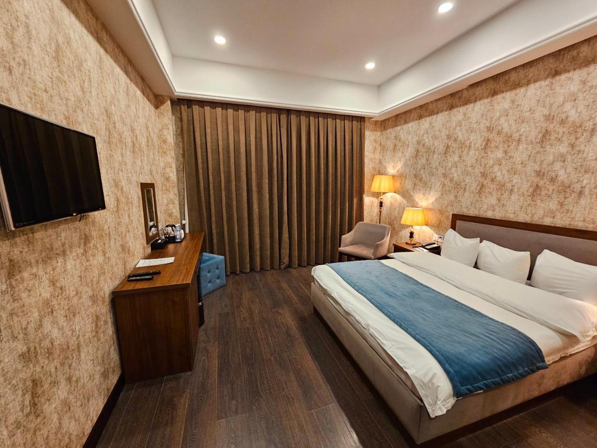 Macara Sheki City Hotel Extérieur photo