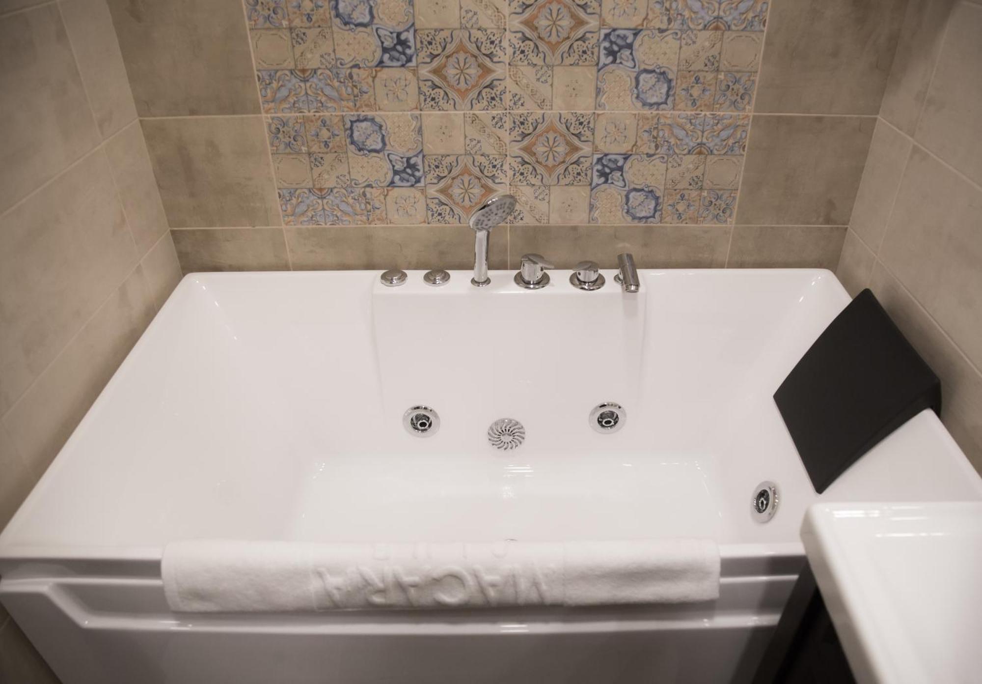 Macara Sheki City Hotel Extérieur photo